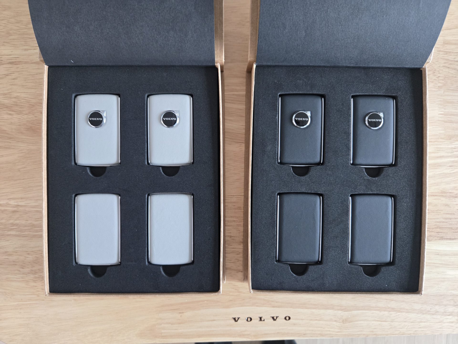 ボルボ　キーフォブシェル　ブラック　レザー製 VOLVO純正レザーキーフォブシェル